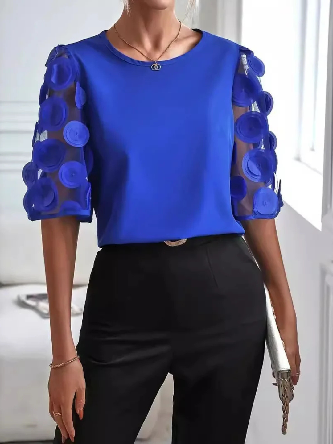 Women’s Top  | Round Neckline Puff Sleeves
