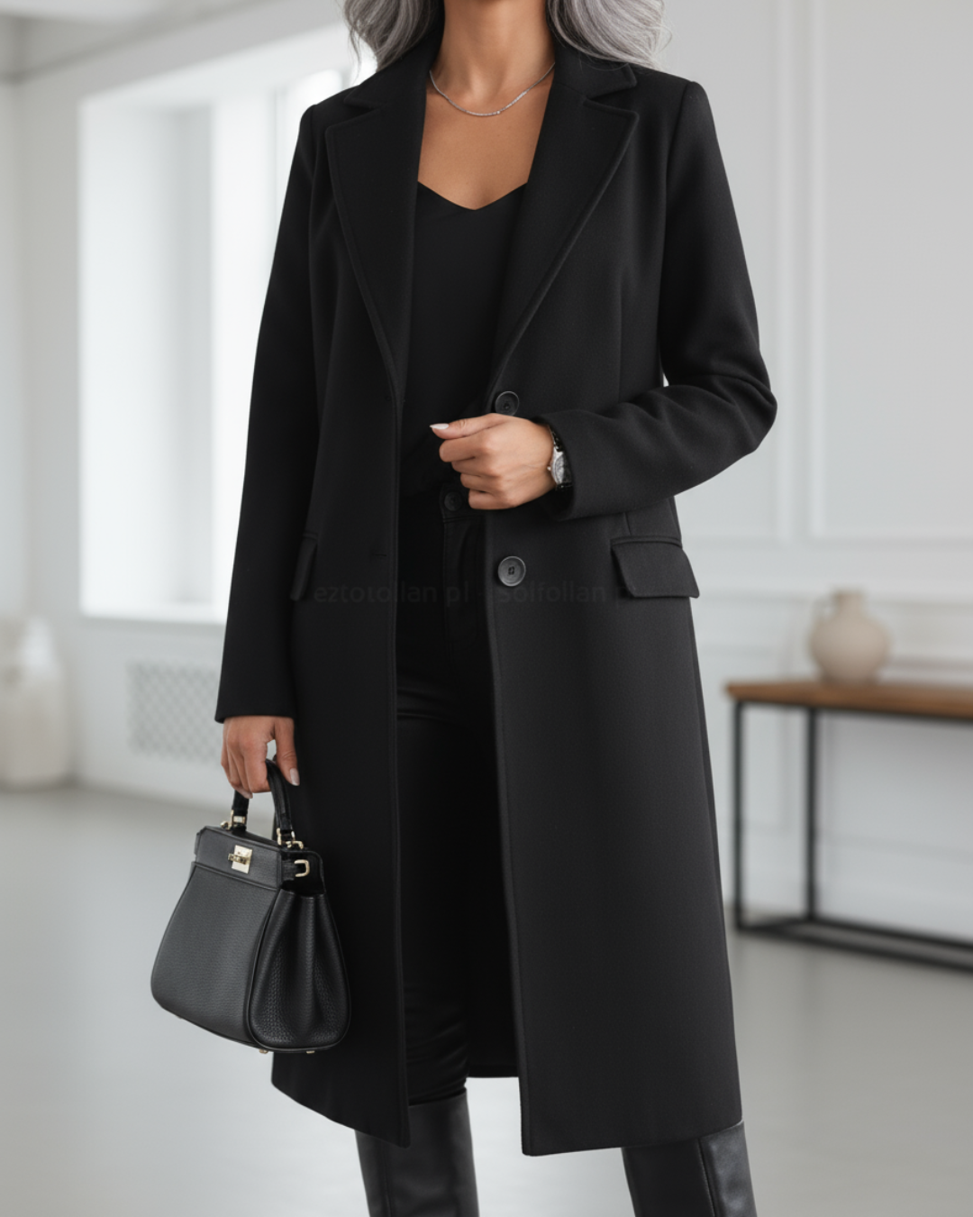 Women's Coat | Buttoned Front Layout