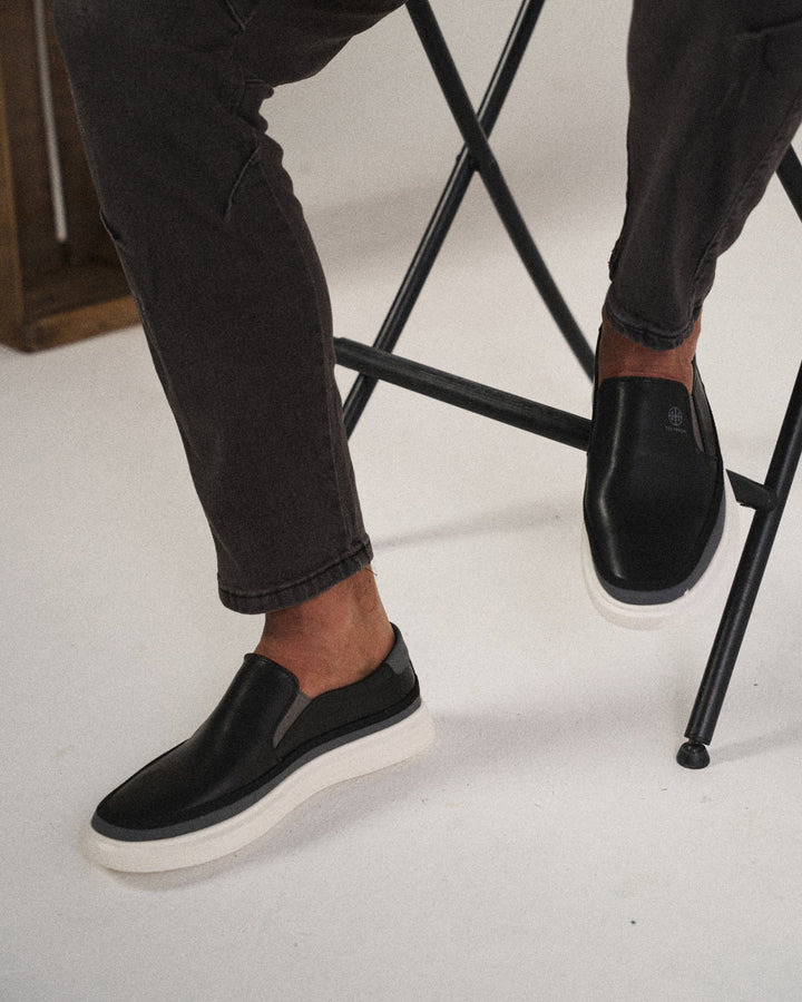 Men’s Slip On Shoes | Low-Top Contrast Sole
