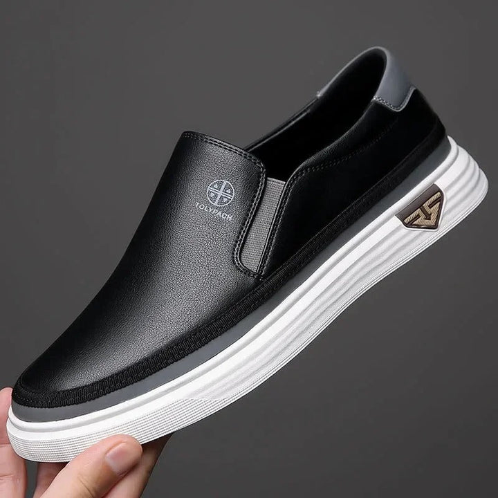 Men’s Slip On Shoes | Low-Top Contrast Sole