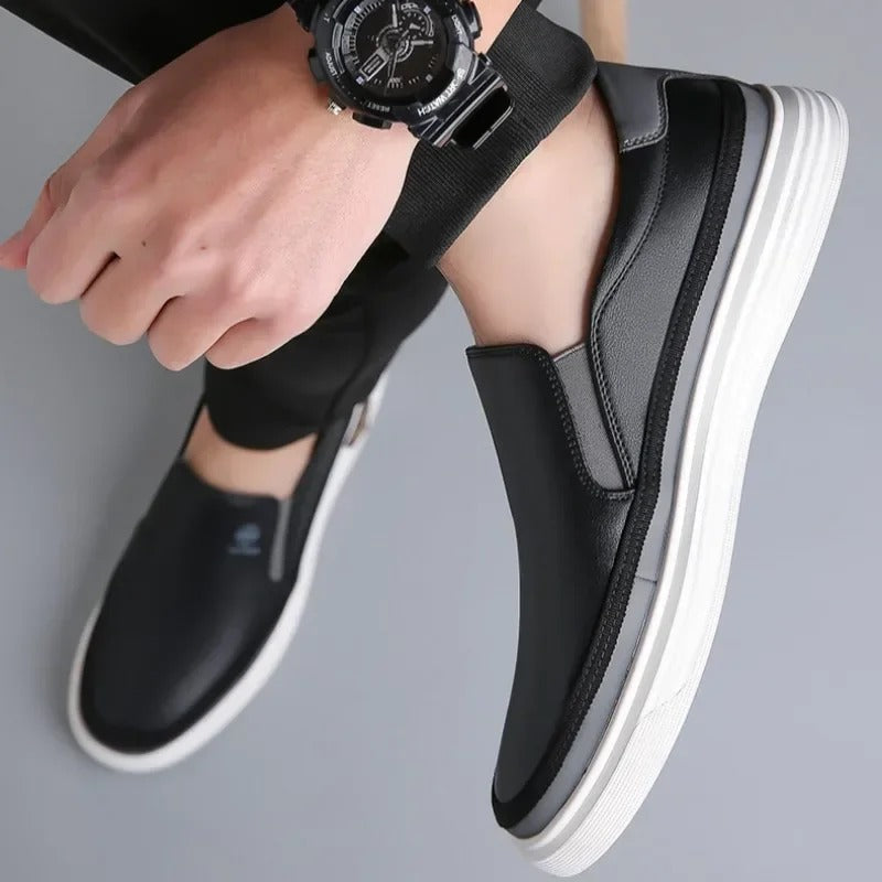 Men’s Slip On Shoes | Low-Top Contrast Sole